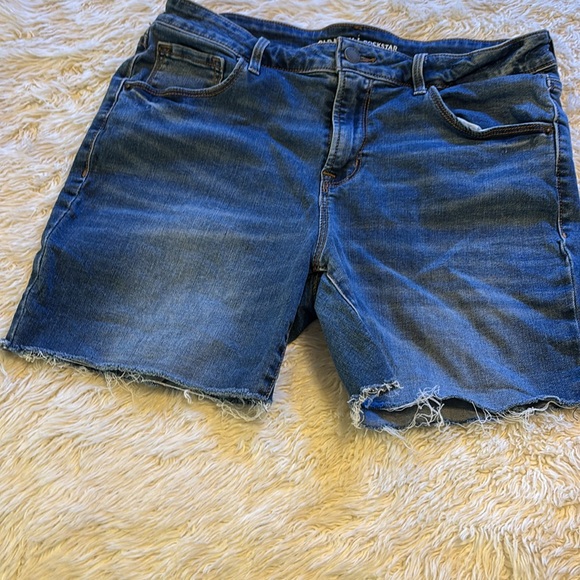 Old Navy Custom Cut Shorts - 12 - Picture 3 of 4